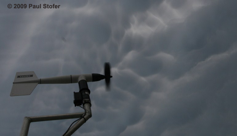 Mammatus boiling above the anemometer
